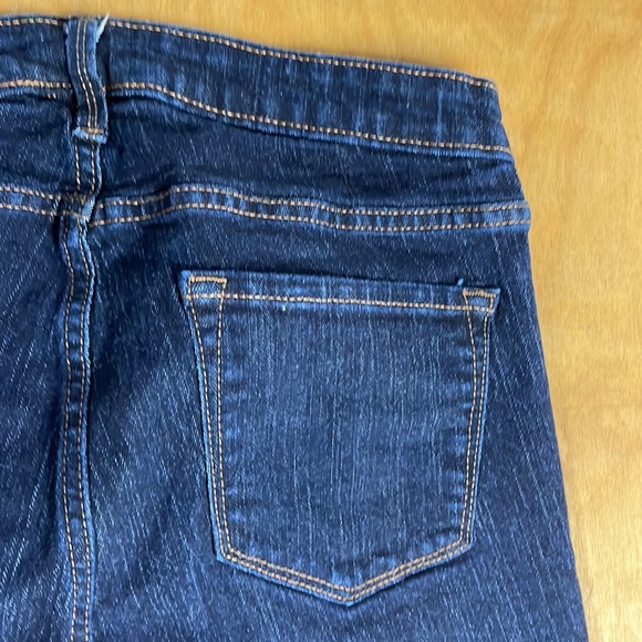 Old Navy maternity jeans size 8 - Picture 4 of 6